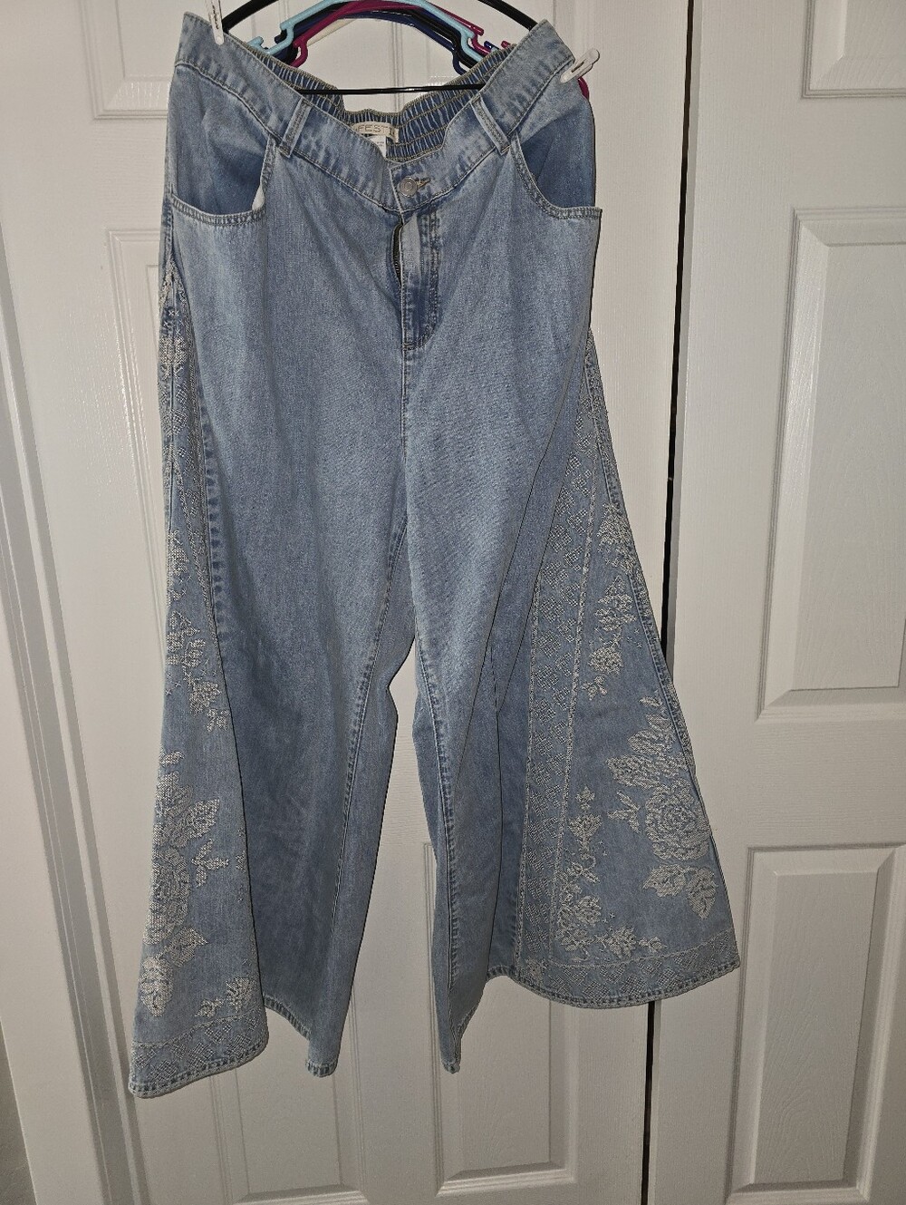 Torrid Festi Light Wash Embroidered Wide Leg Flare Jeans - Women